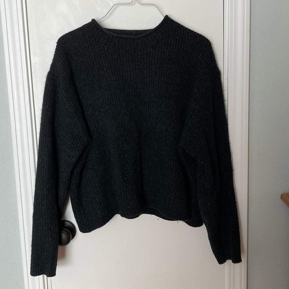 Eddie Bauer Black cropped sweater